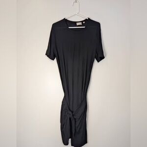 Wilfred Free Black Dress with Tie Waist
Size Small